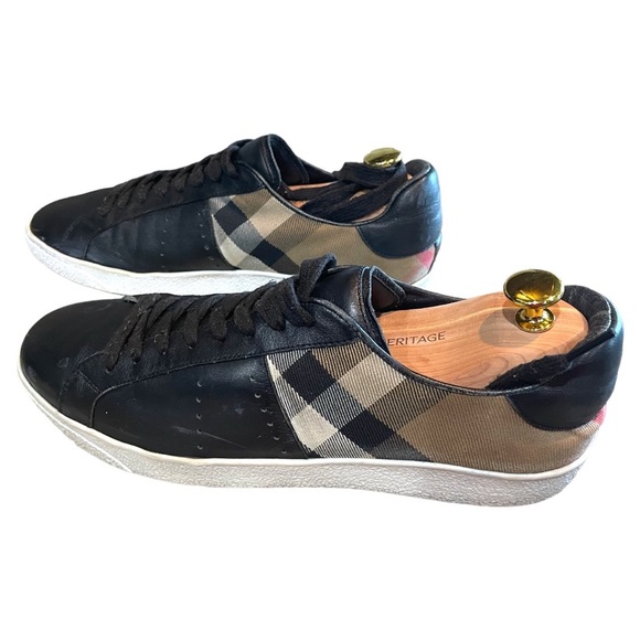 Burberry Other - Burberry Reeth leather sneakers in very good condition. Shoe inserts included!
